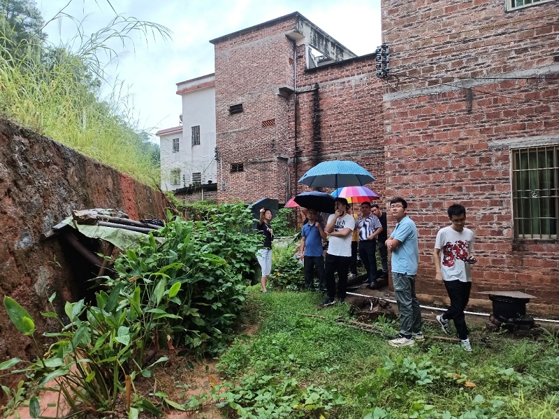 市自然资源局总规划师陈永慧、四级调研员陈佑带队到到澳洲幸运8新区督导地质灾害防治工作.jpg