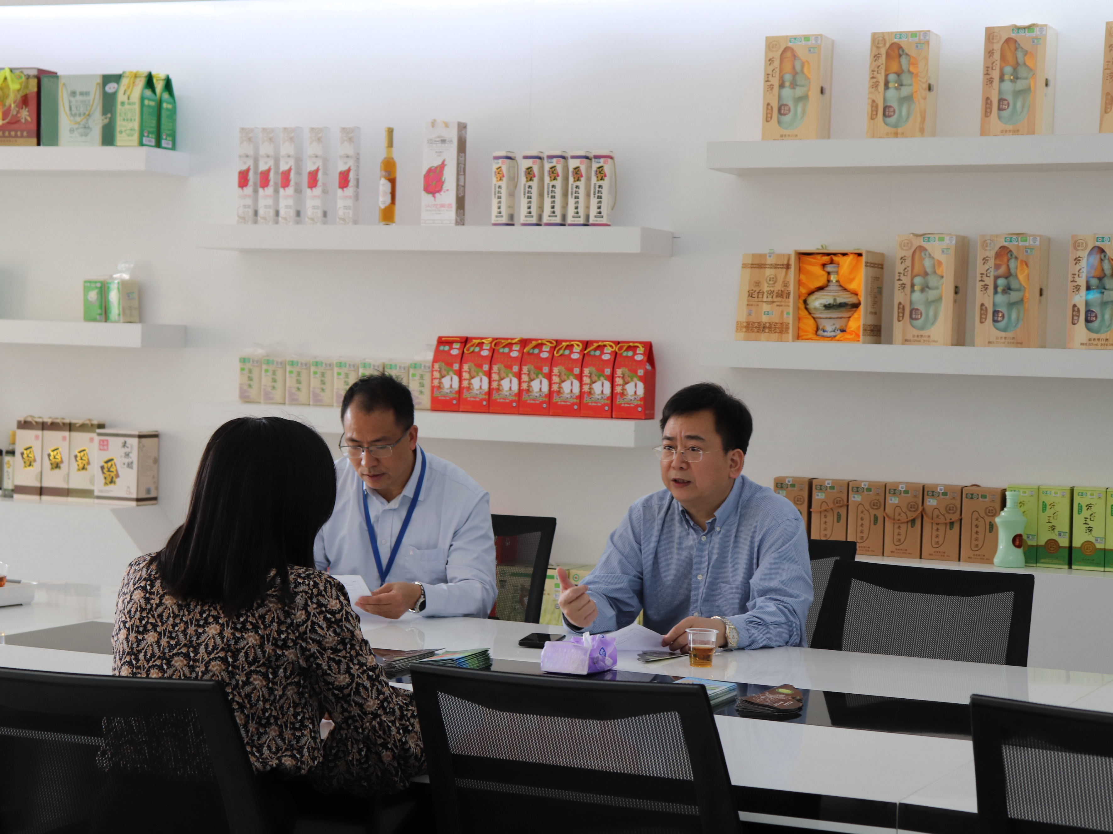 镇委书记黄立志直联挂点企业.jpg