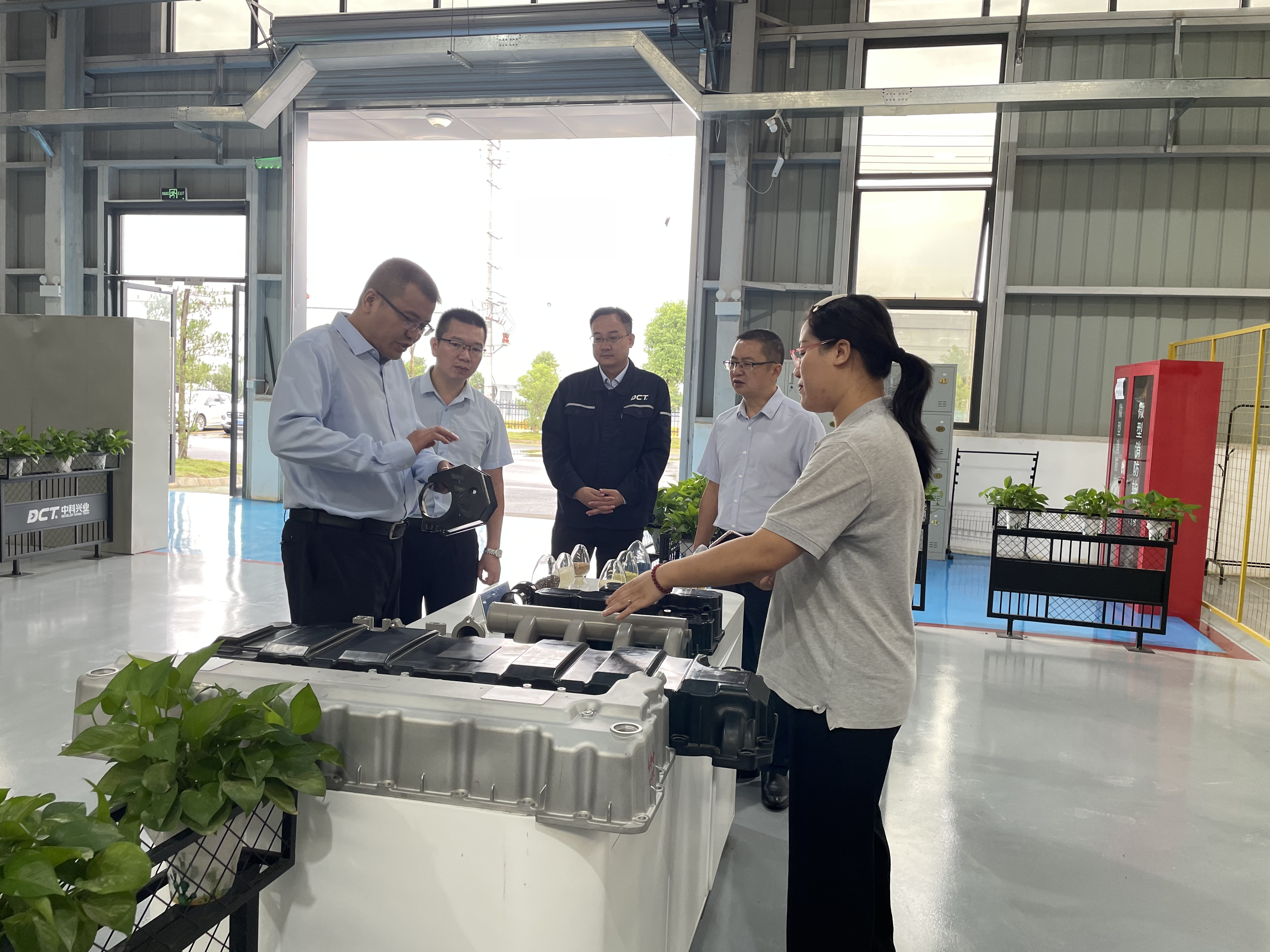 图片2：考察四川中科兴业高新材料有限公司.jpg