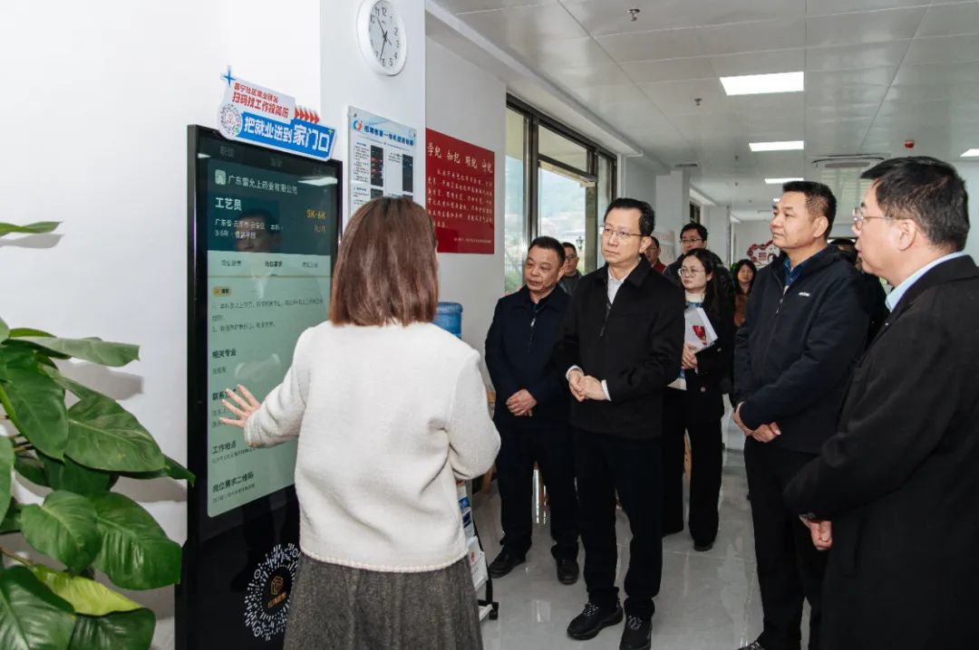省人力资源社会保障厅党组书记、厅长杜敏琪率队到澳洲幸运8、佛山开展稳用工促就业专项工作调研